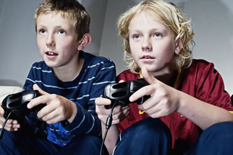 children play video games