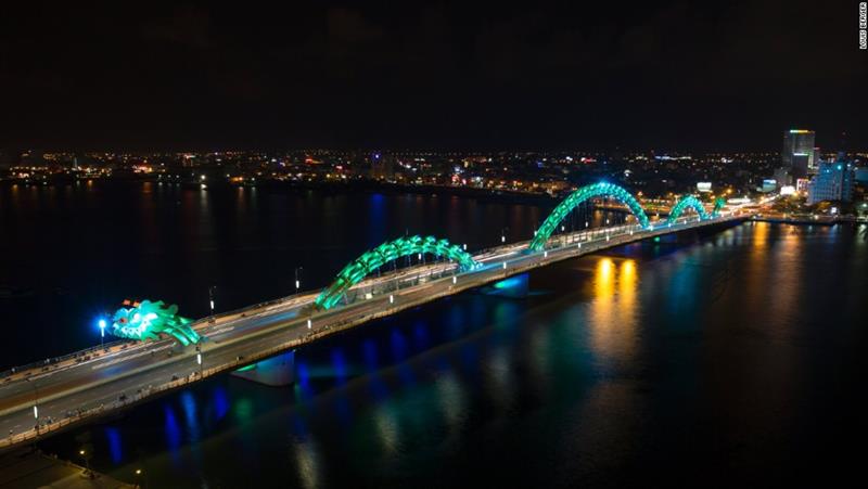 Dragon Bridge, River Han, Da Nang, Vietnam