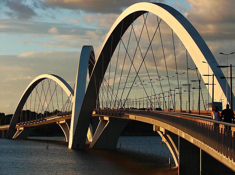 Juscelino Kubitschek Bridge (President JK Bridge), Lake Paranoa, Brasília, Brazil