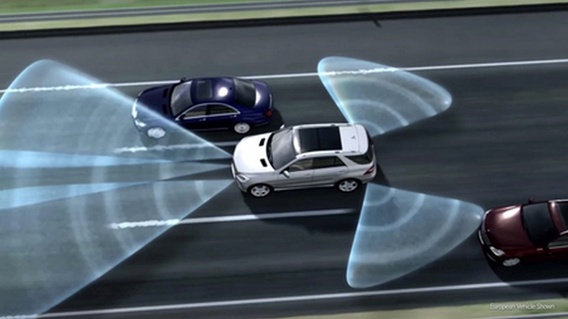 mercedes-blind-spot-assist