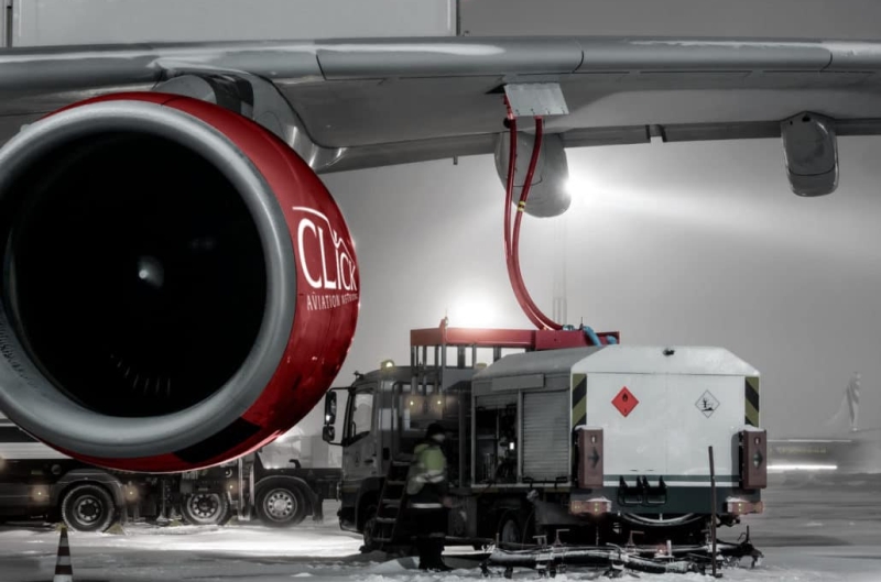 refueling-jet-engine