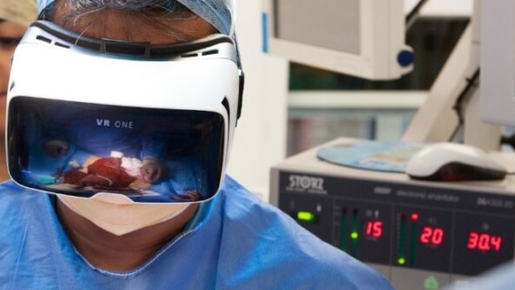 vr-virtual-reality-healthcare